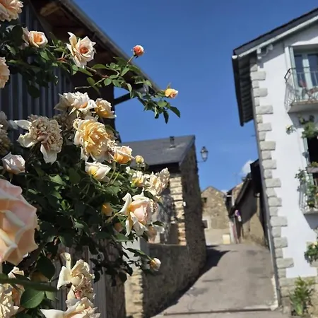 بيت للعطل El Balcon De In The Heart Of La Cerdanya Nahuja